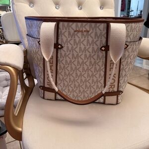 Michael kors handbag